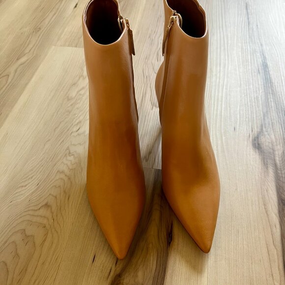 BCBGMAXAZRIA Pia Bootie Size 8 (Brand New) - Picture 3 of 6